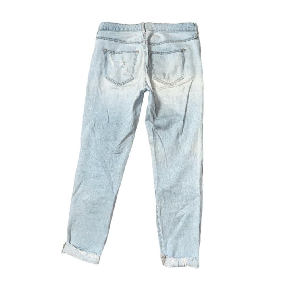 Universal Thread Lightwash Jeans - Picture 2 of 3